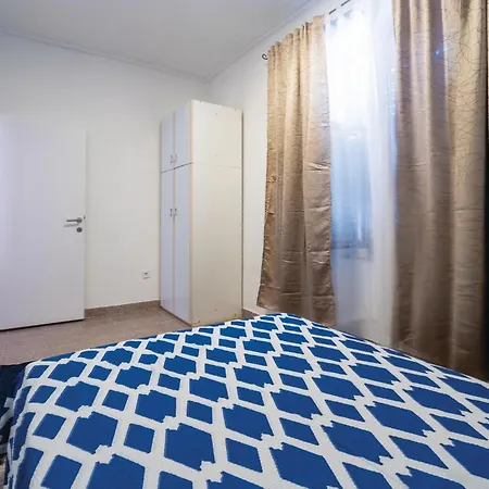 Pet Friendly In With Wifi Apartment *